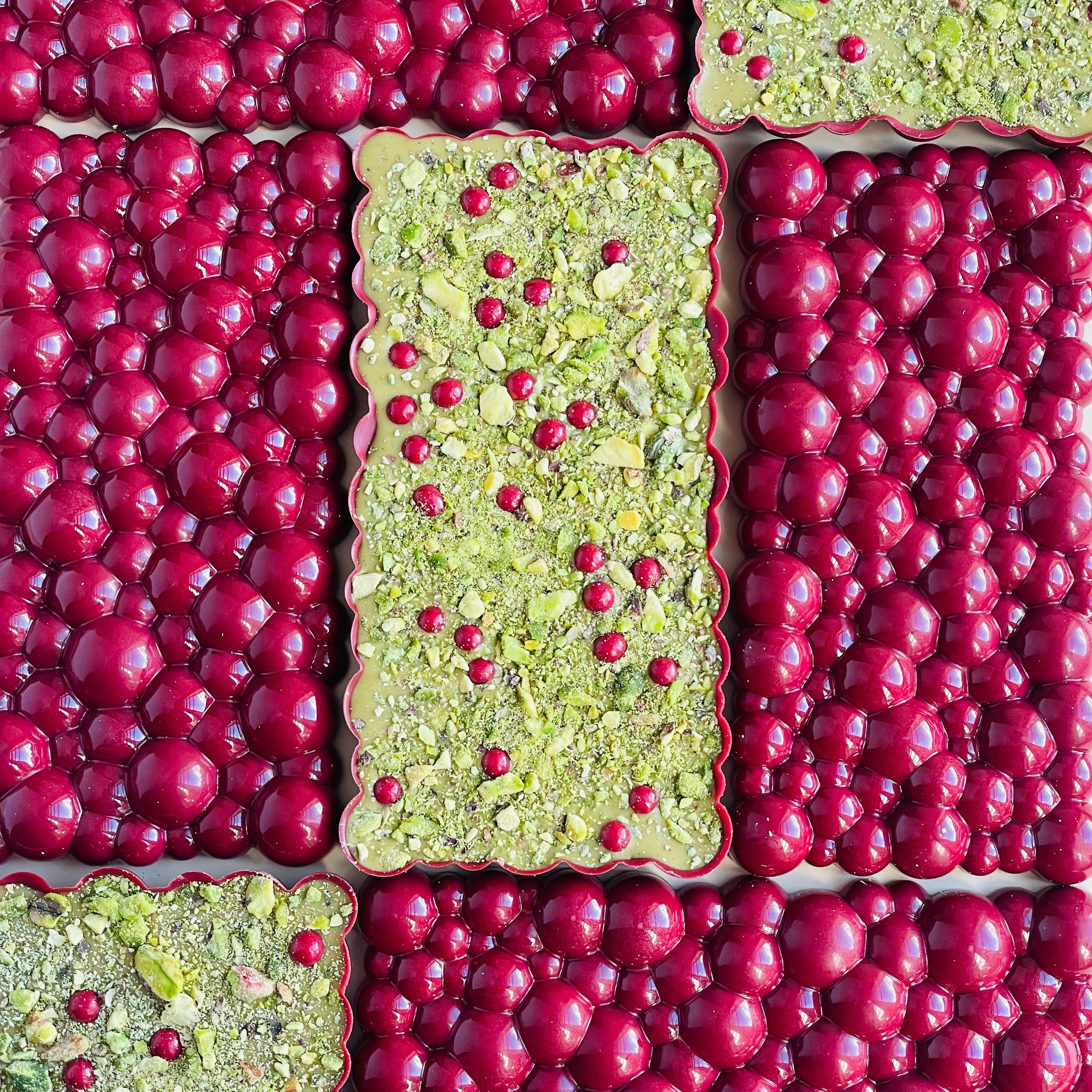 Vaarika-pistaatsia šokolaad